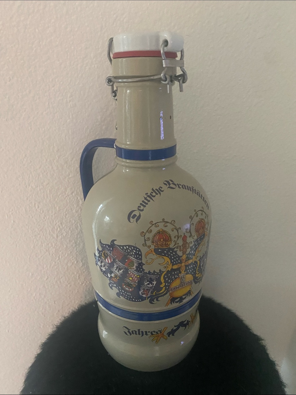 Vintage 2-Liter Deutsche Braustätten Jahreskrug Beer Growler Jug, Stein, Pitcher